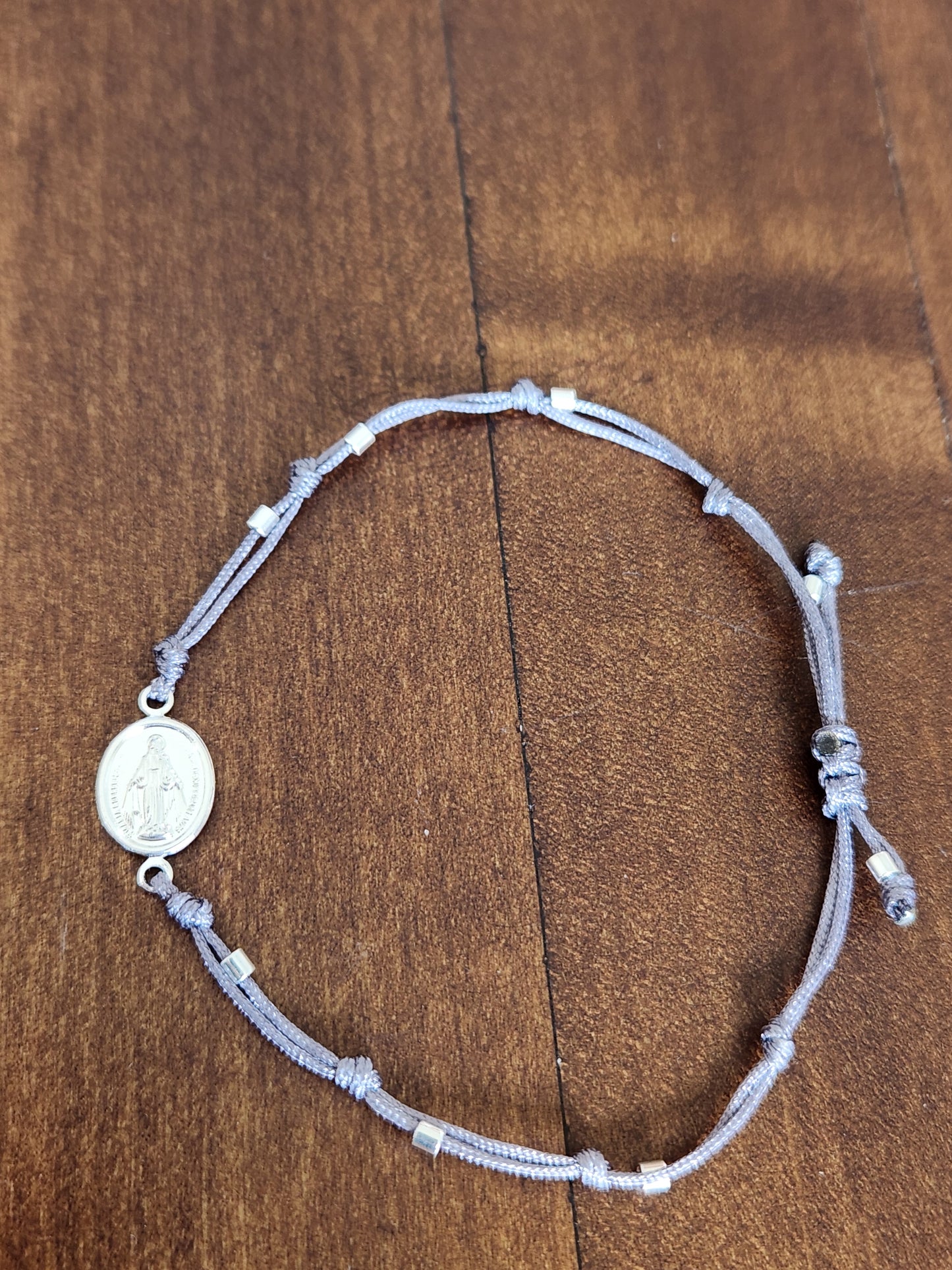 Pulsera Virgen Milagrosa gris