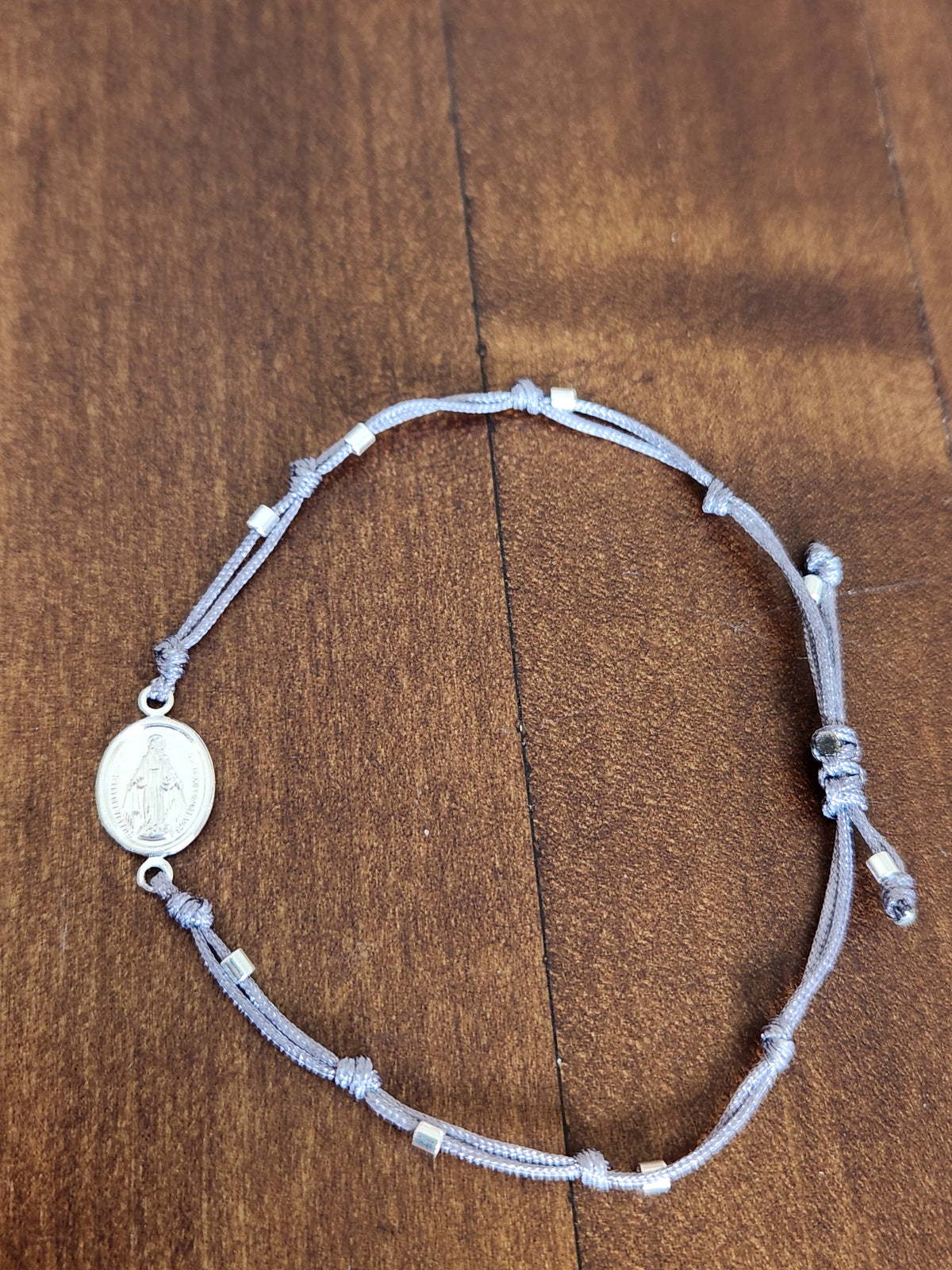 Pulsera Virgen Milagrosa gris